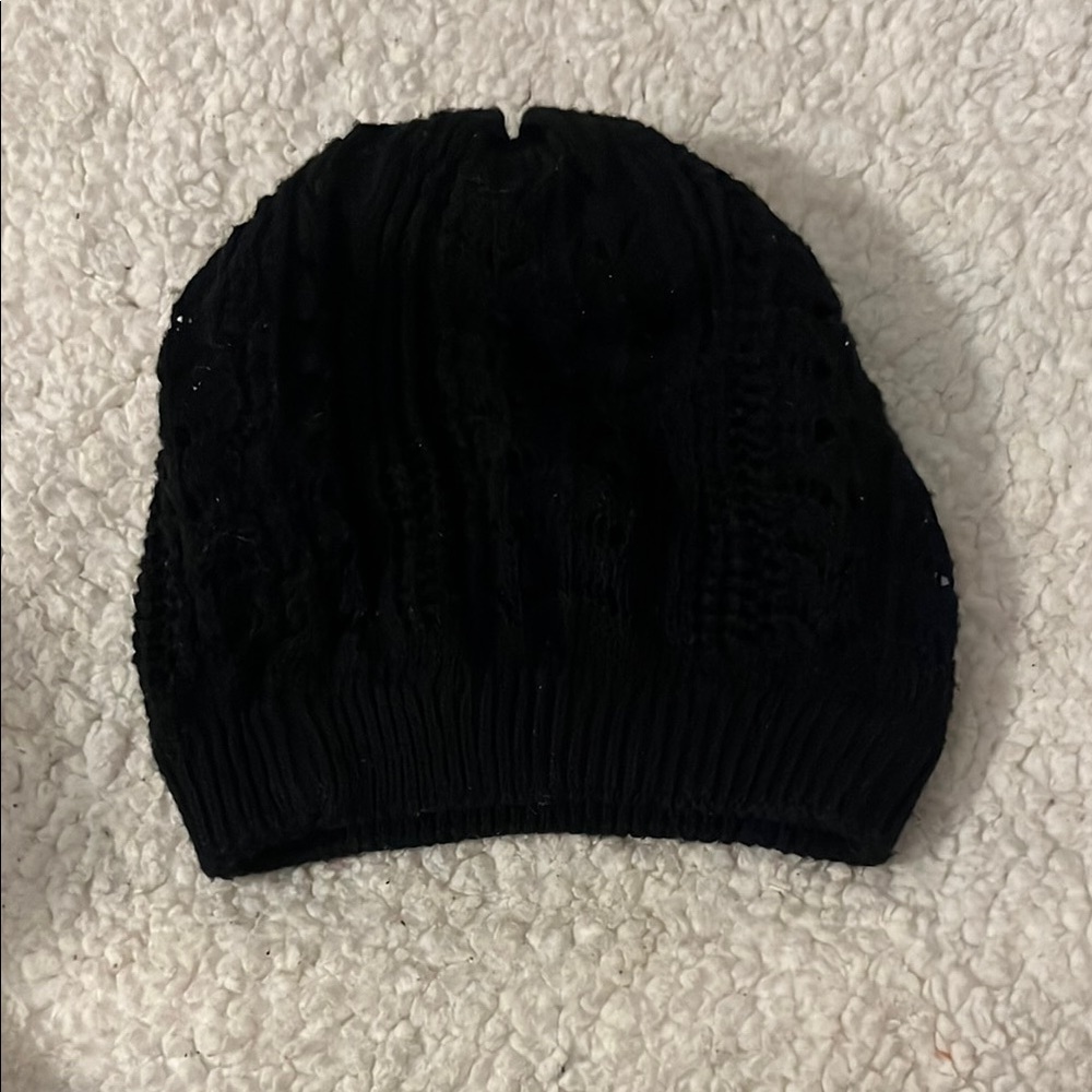 Elegant Black Knit Beanie